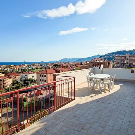 Bella Vista - By Ligooria Apartment Пиетра Лигуре Екстериор снимка