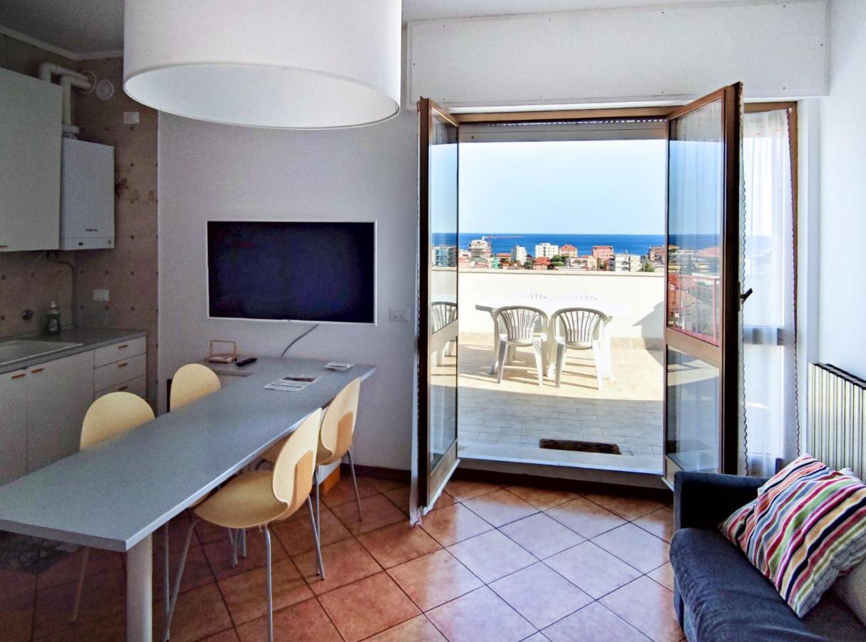 Bella Vista - By Ligooria Apartment Пиетра Лигуре Екстериор снимка