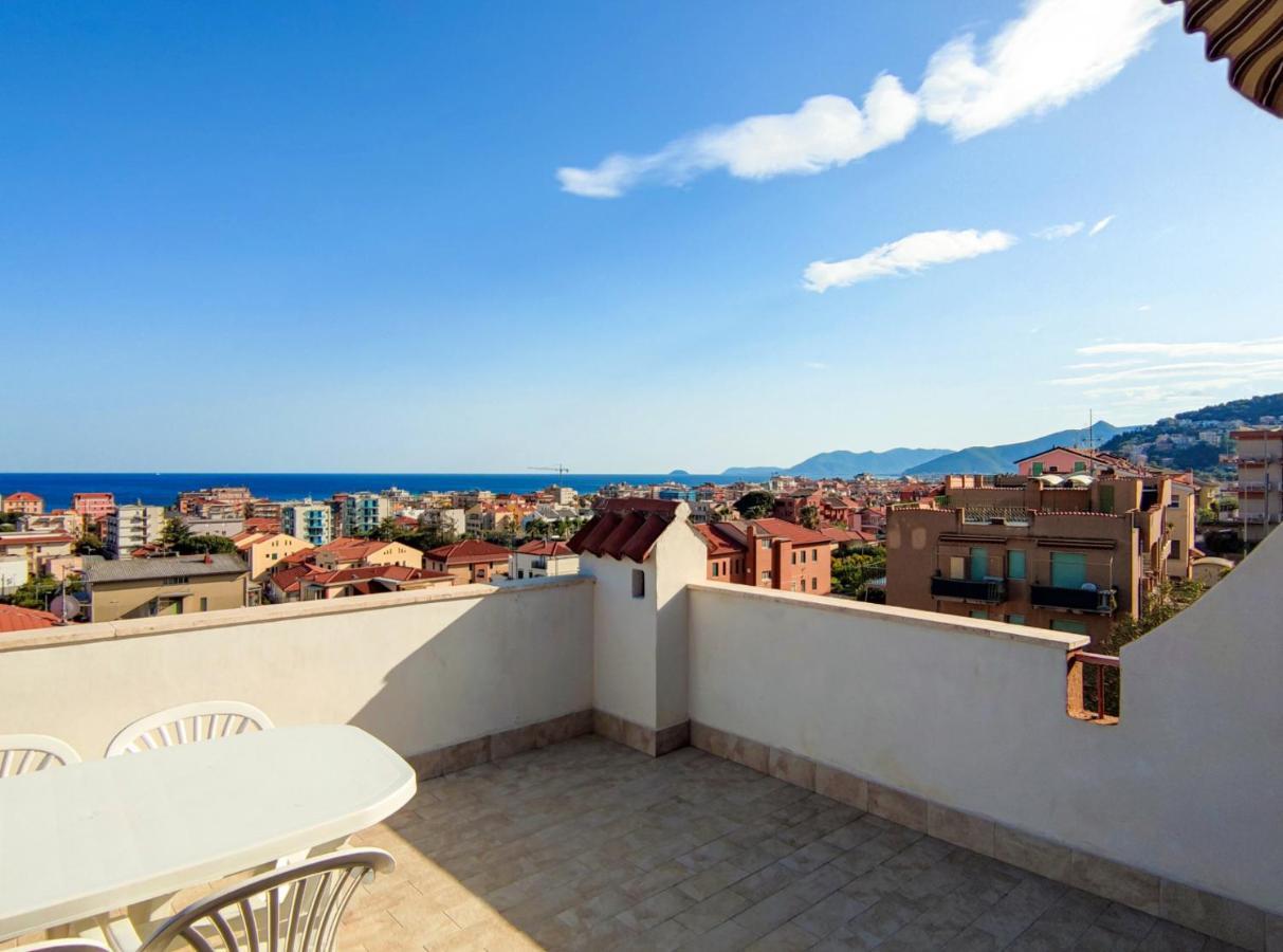 Bella Vista - By Ligooria Apartment Пиетра Лигуре Екстериор снимка