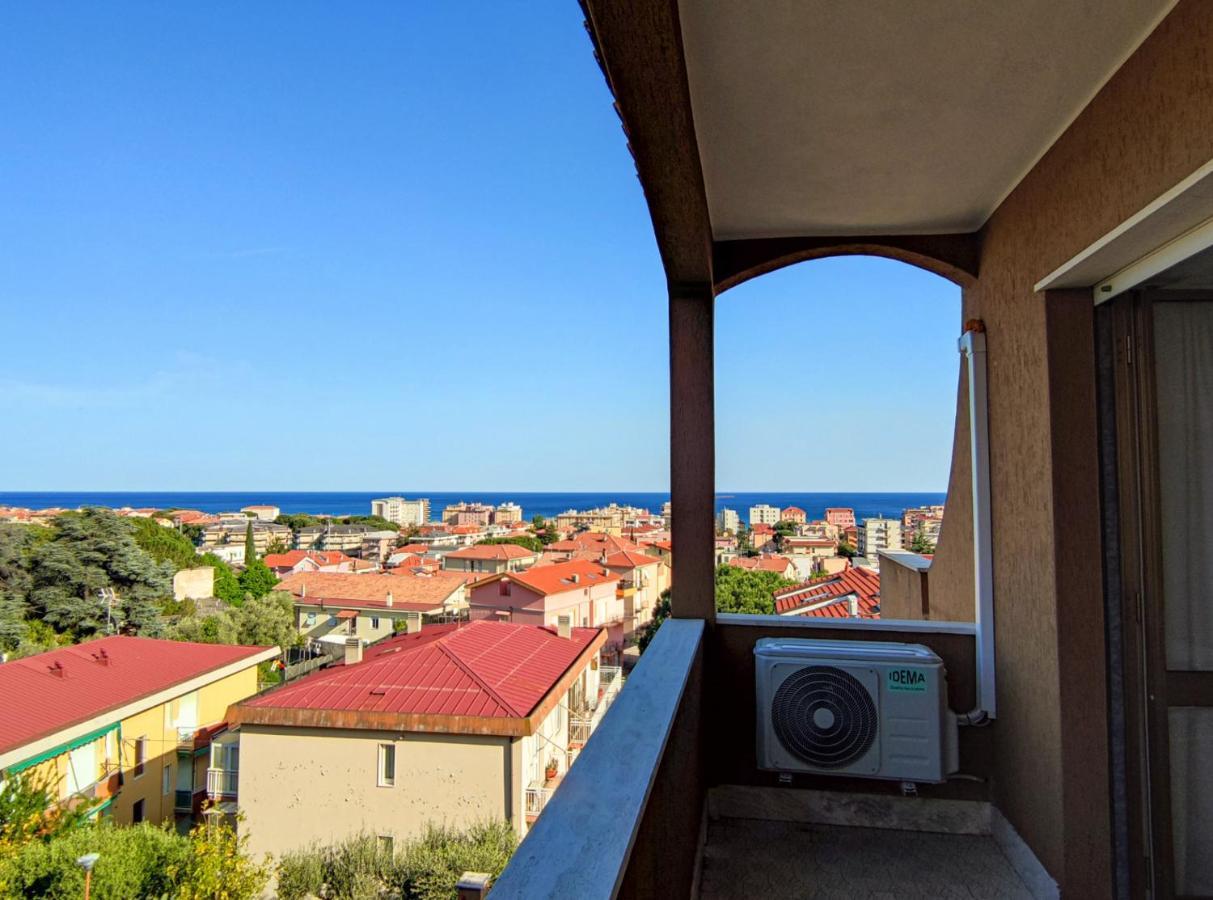 Bella Vista - By Ligooria Apartment Пиетра Лигуре Екстериор снимка